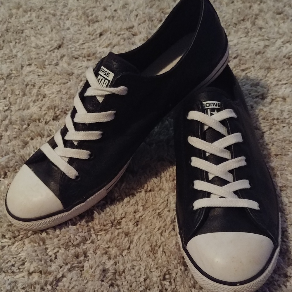 Converse Women's Dainty Leather Low Top Sneaker